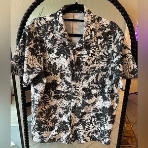 Lululemon Men’s Black & White Tropical Button-Up Shirt